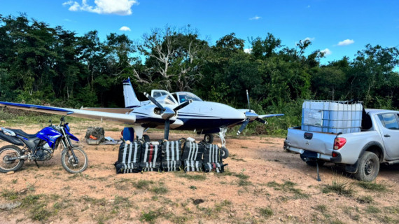 Avião foi encontrado em uma pista de pouso clandestina no município de Pindorama. 